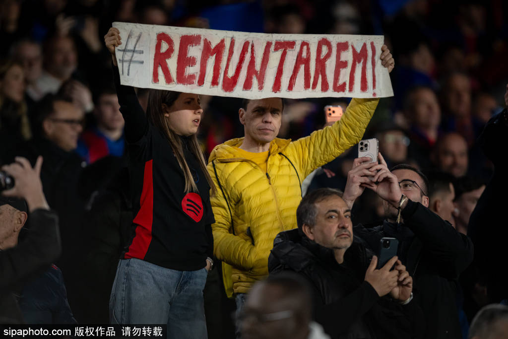 巴萨瞄准巴斯托尼!6000万标王引援遇阻,弗利克亲点意甲铁卫,姆巴佩伤情反转引争议